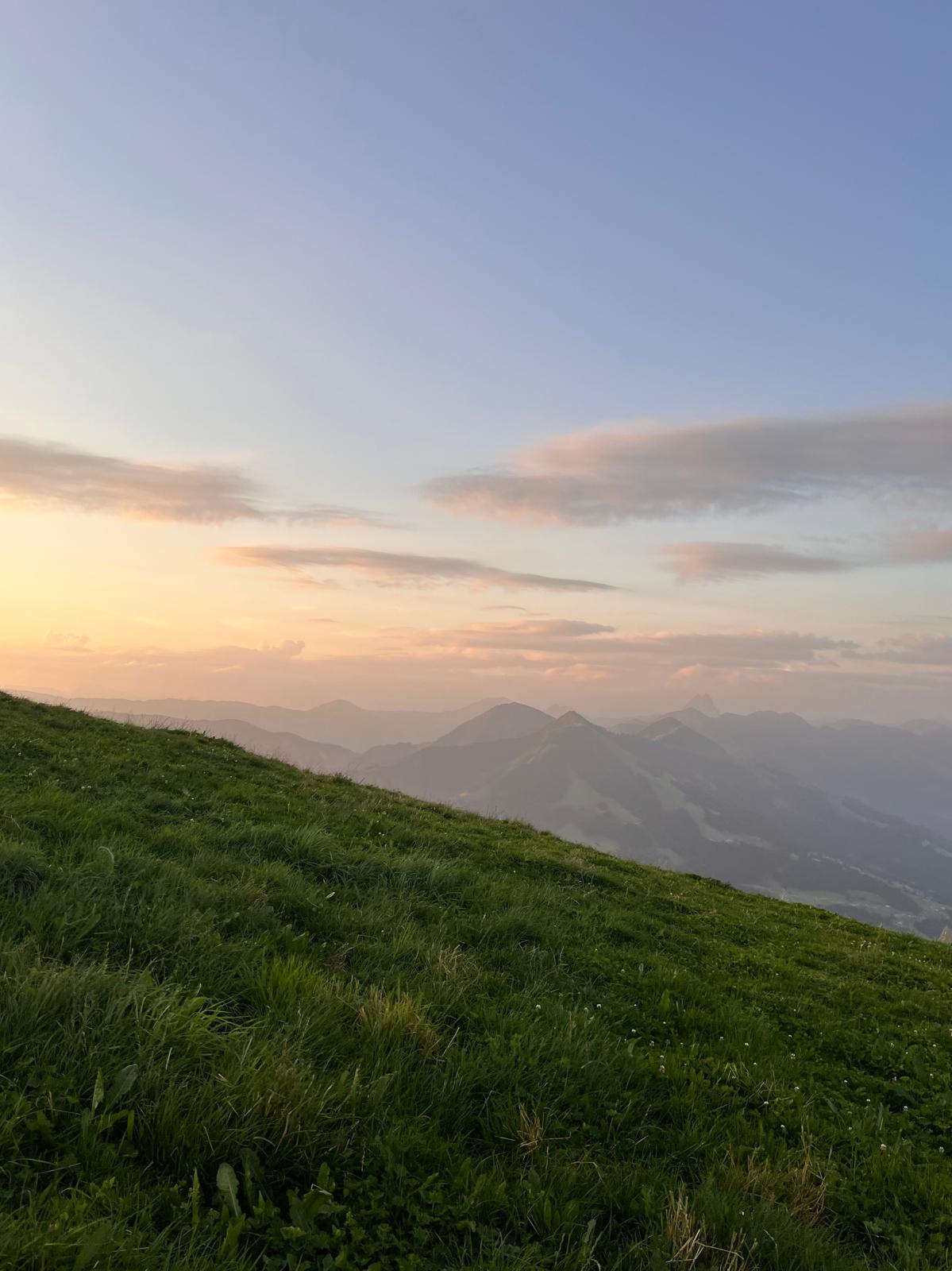 Wandern und Radfahren in den Alpen
